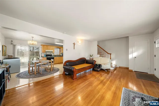 $729,000 | 525 Chestnut Street, Ridgefield, NJ 07657