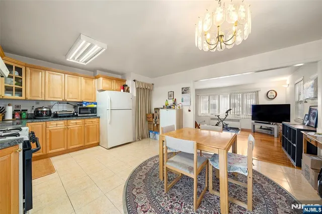 $729,000 | 525 Chestnut Street, Ridgefield, NJ 07657