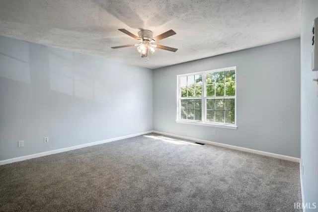 $389,900 | 3015 Crooked Stick Drive, Kokomo, IN 46902