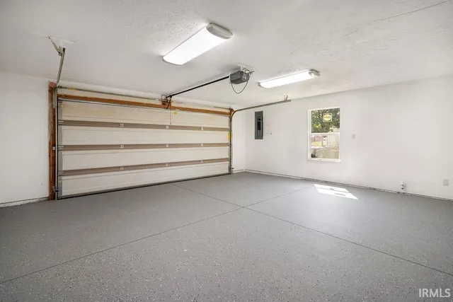 $389,900 | 3015 Crooked Stick Drive, Kokomo, IN 46902