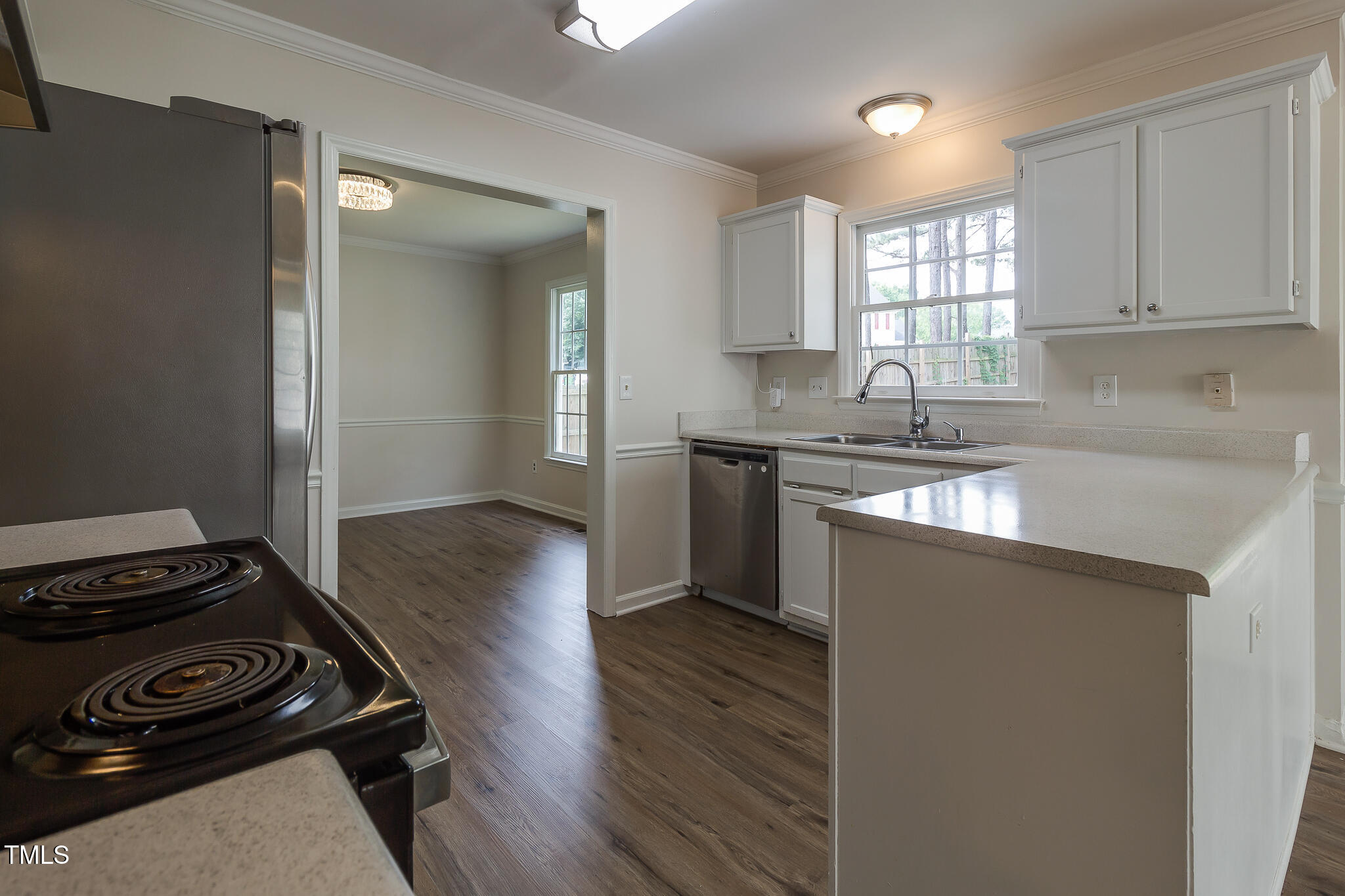 805 Penncross Drive Raleigh, NC 27610 - Photo 13 of 29 25