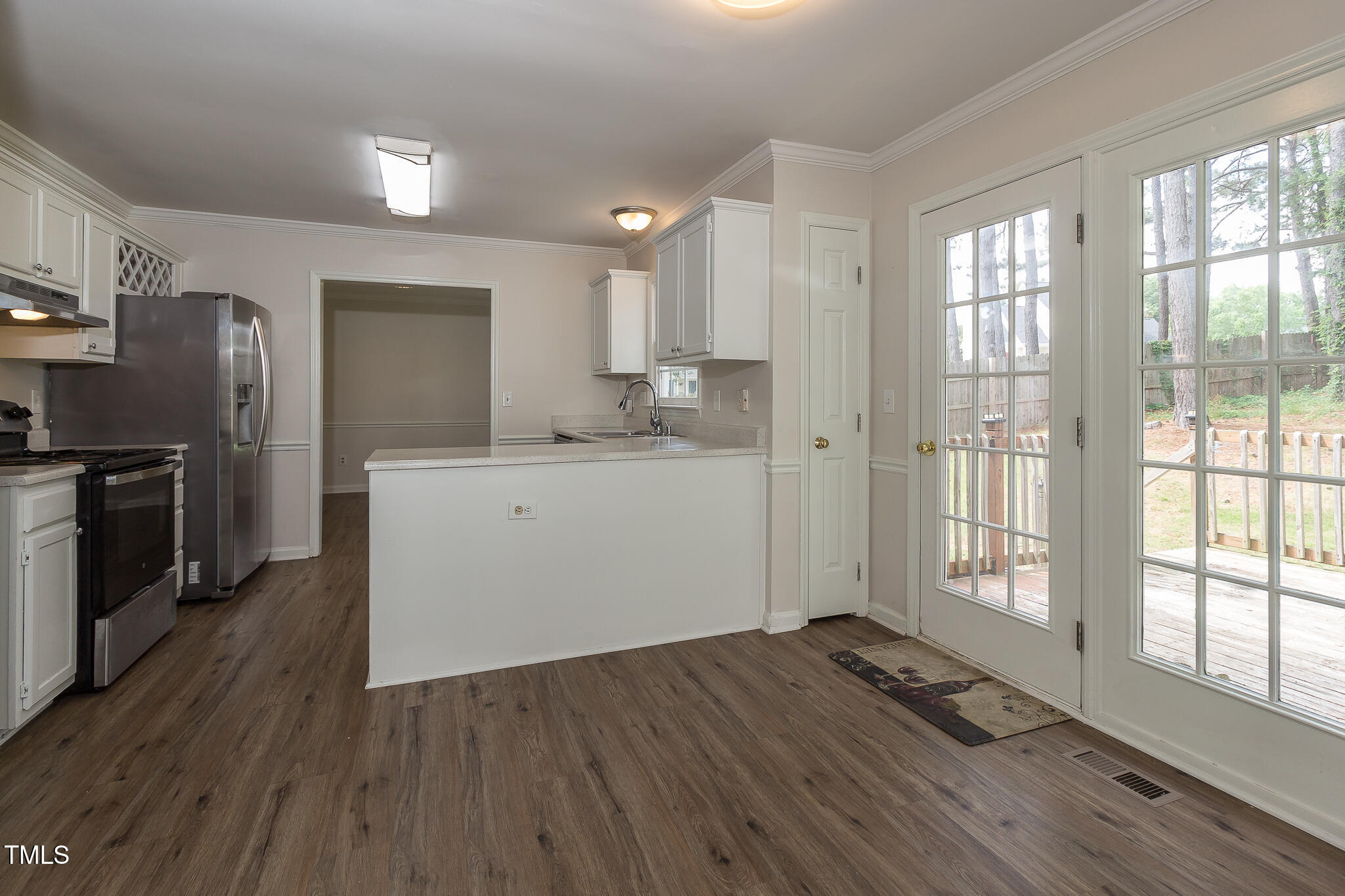 805 Penncross Drive Raleigh, NC 27610 - Photo 14 of 29 IMG_2550