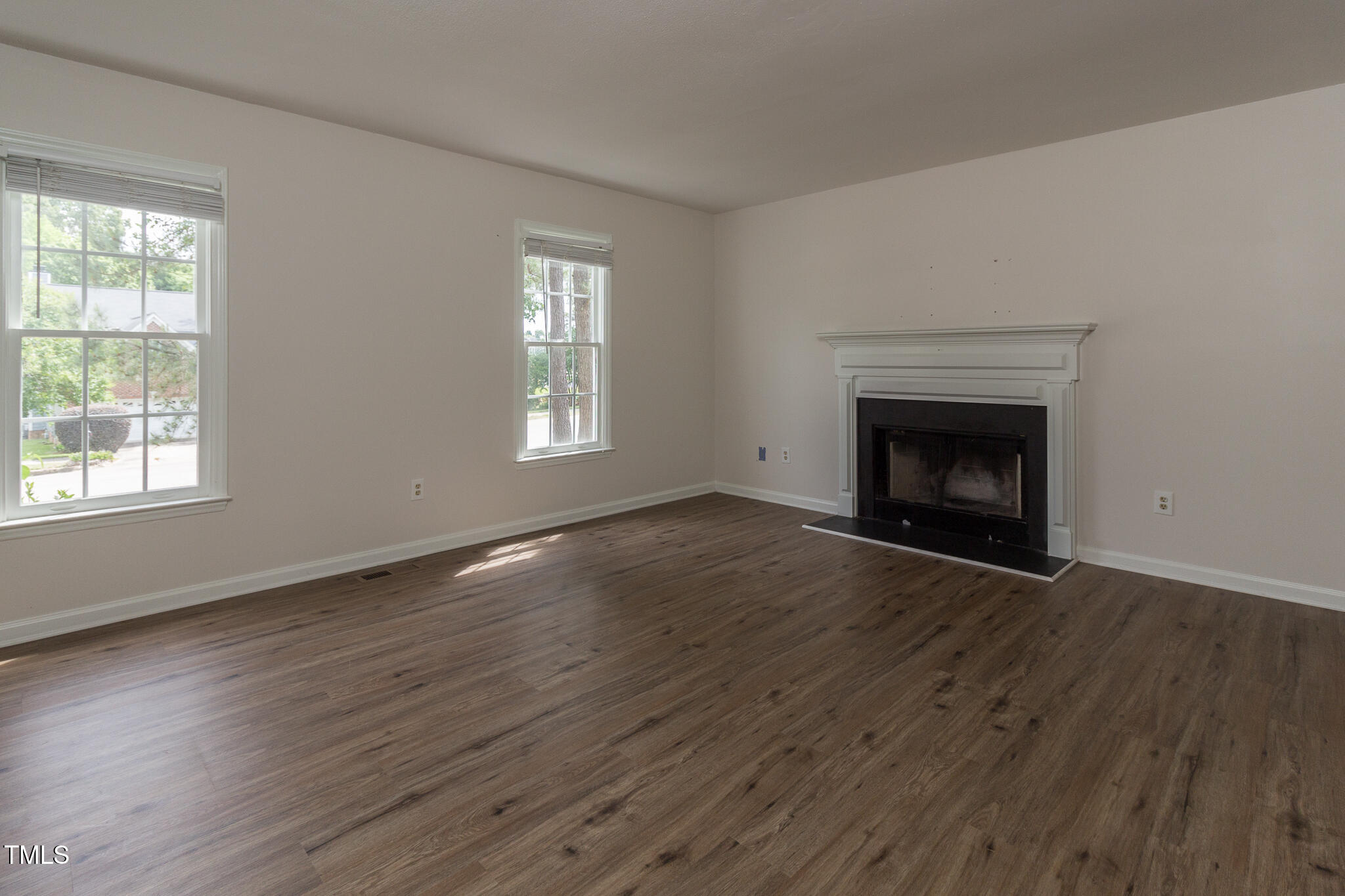 805 Penncross Drive Raleigh, NC 27610 - Photo 8 of 29 IMG_2594