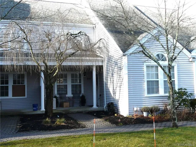 $599,000 | 210 Sandpiper Court, Unit 210, Yorktown Heights, NY 10598