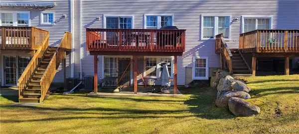 $599,000 | 210 Sandpiper Court, Unit 210, Yorktown Heights, NY 10598