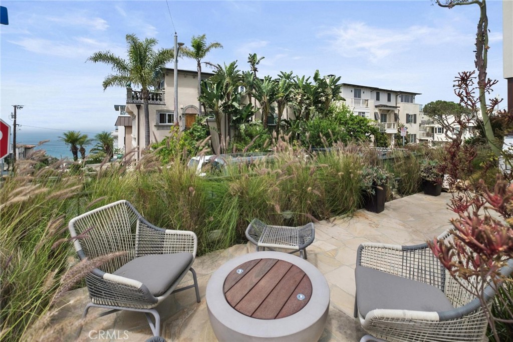 401 27th Street Manhattan Beach, CA 90266 - Photo 9 of 36 Ocean view, first floor, entertaining patio