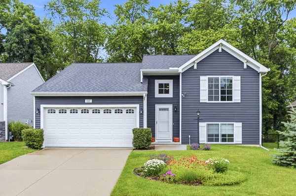 $299,900 | 557 Swan River Drive, Benton Harbor, MI 49022