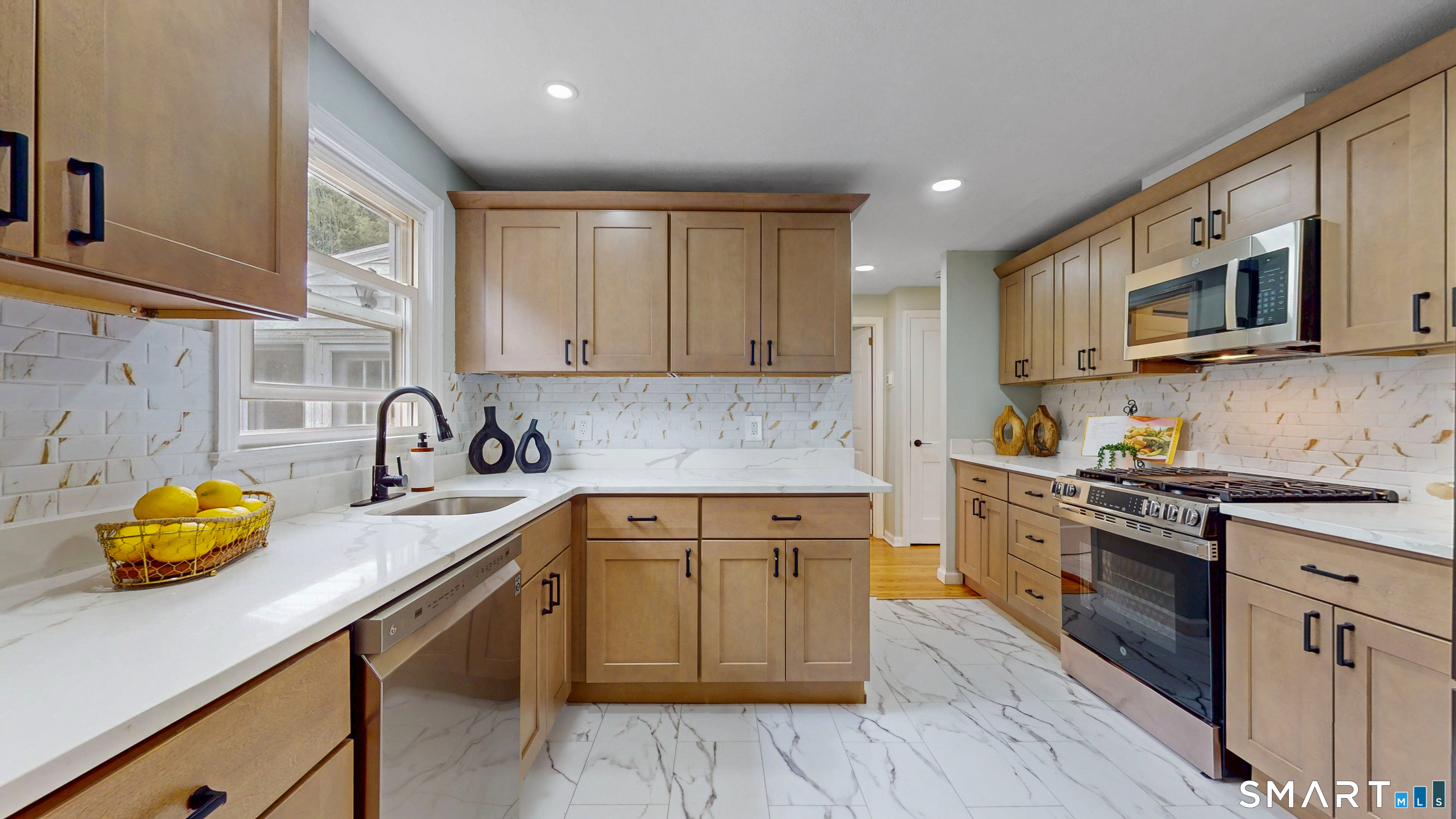 8 Madsen Road West Hartford, CT 06110 - Photo 10 of 35