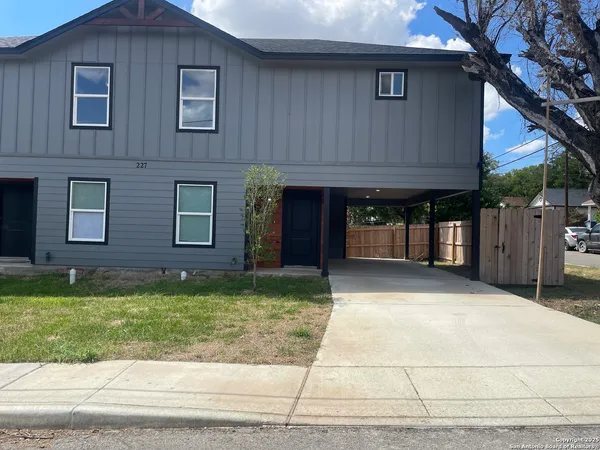 $1,550 | 227 South Grimes Street, Unit 102, San Antonio, TX 78203