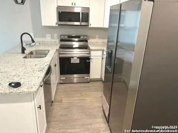 $1,550 | 227 South Grimes Street, Unit 102, San Antonio, TX 78203