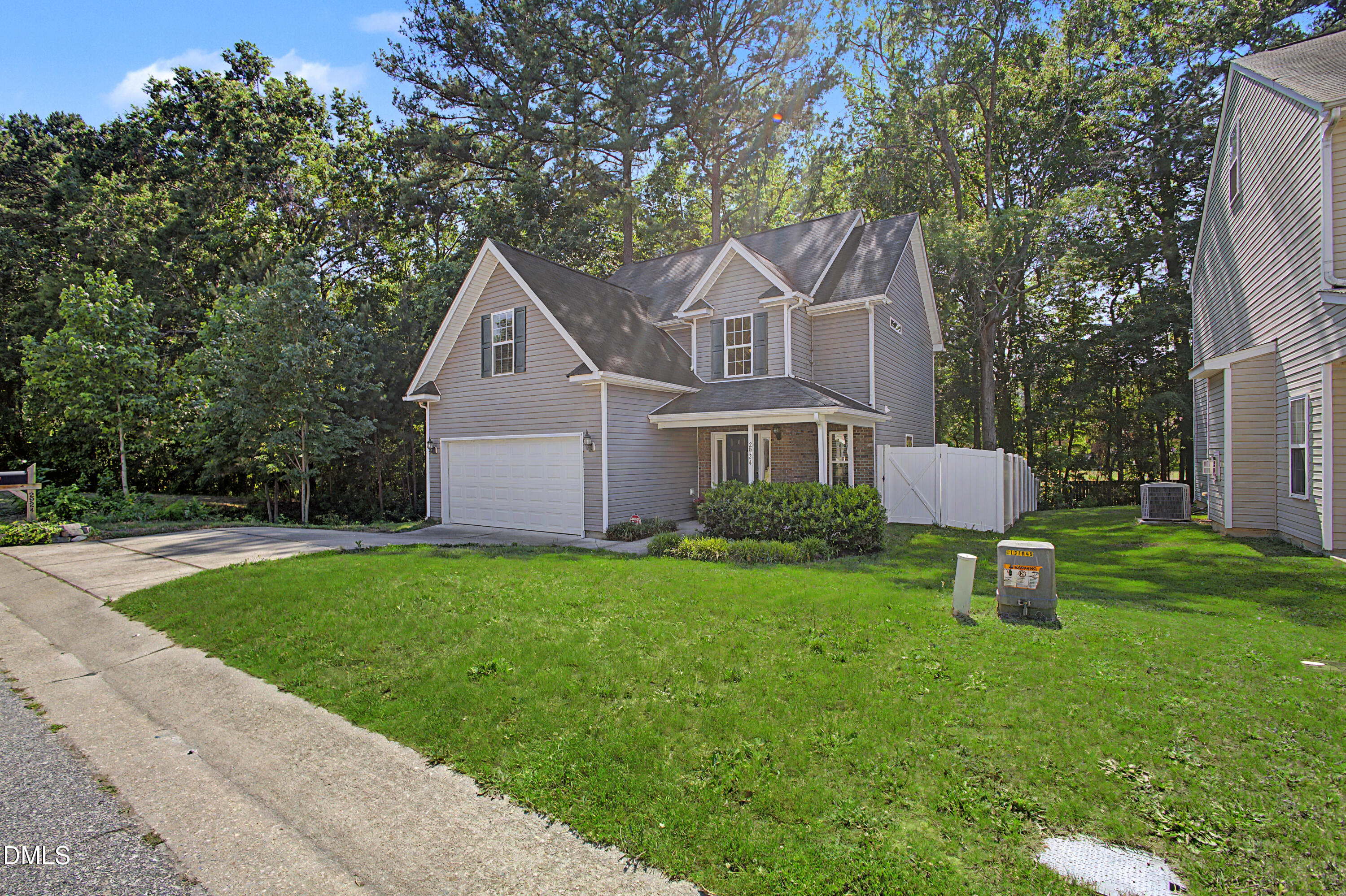 2924 Smooth Stone Trail Raleigh, NC 27610 - Photo 3 of 30