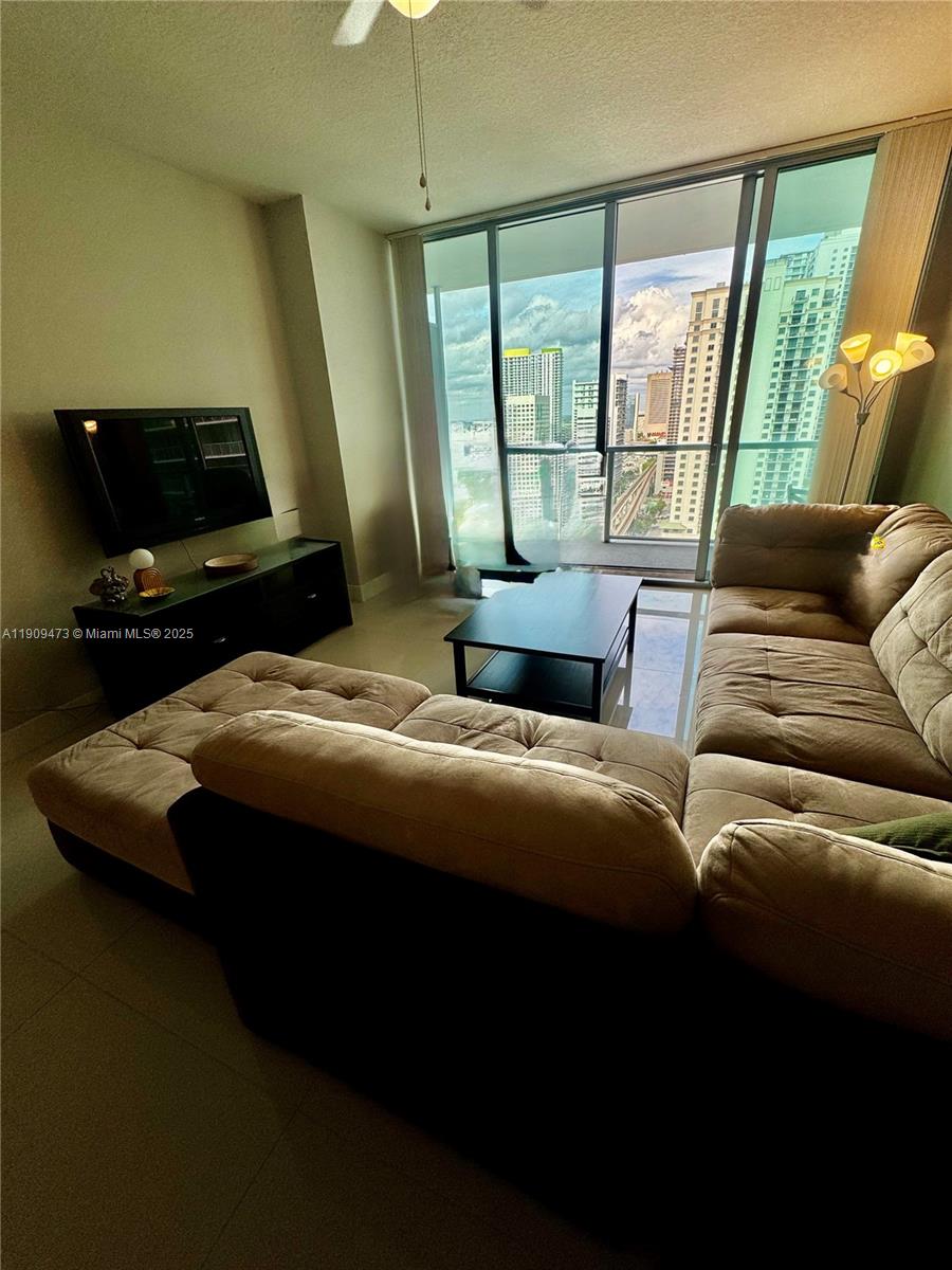 79 Southwest 12th Street, Unit 2811 Miami, FL 33130 - Photo 13 of 51