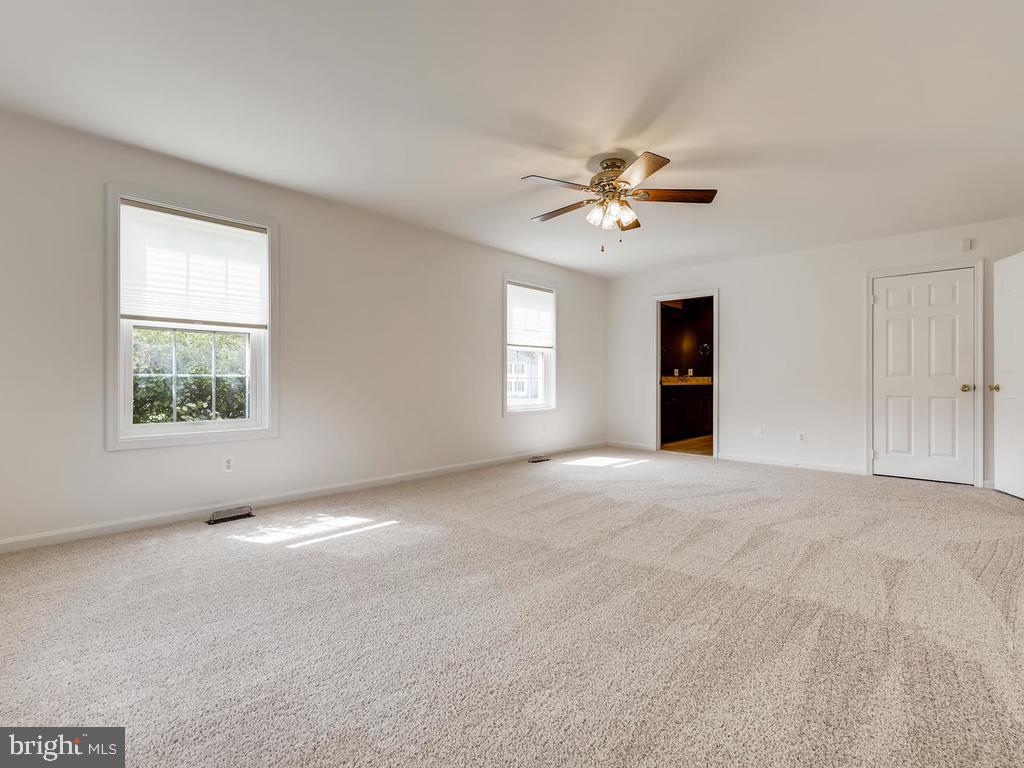 16201 Oak Hill Road Silver Spring, MD 20905 - Photo 14 of 34 Master Bedroom