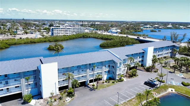 $3,700 | 1401 South McCall Road, Unit 106, Englewood, FL 34223