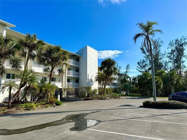 $3,700 | 1401 South McCall Road, Unit 106, Englewood, FL 34223