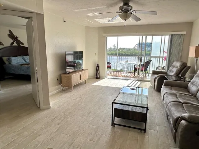 $3,700 | 1401 South McCall Road, Unit 106, Englewood, FL 34223