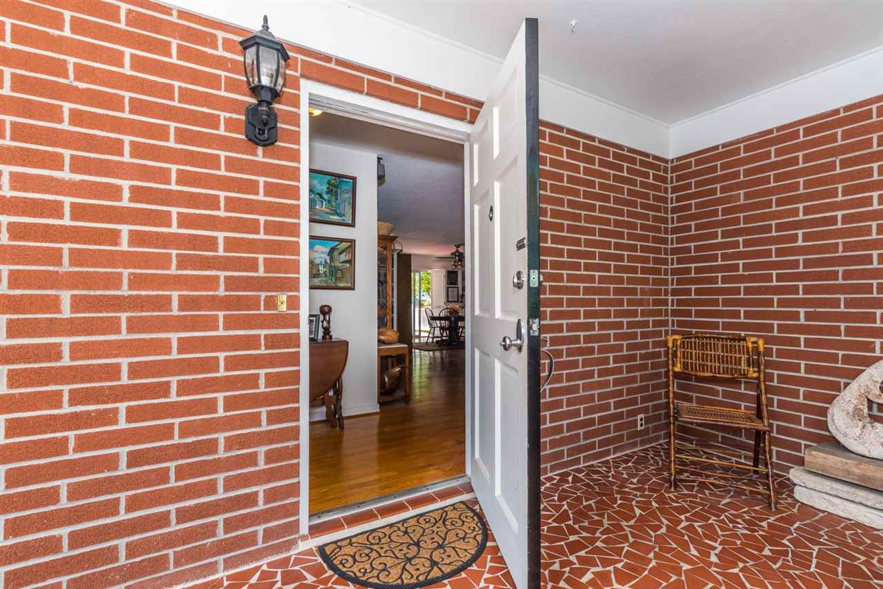 71 Valencia Street St. Augustine, FL 32084 - Photo 7 of 43 a bathroom with a shower