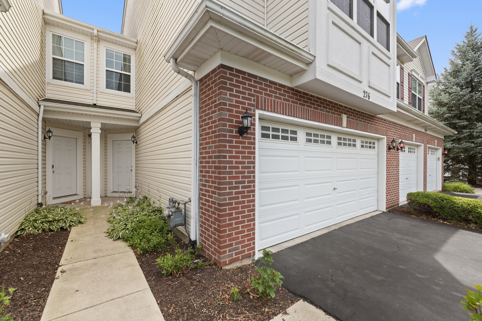 276 South Oak Creek Lane Romeoville, IL 60446 - Photo 2 of 21 a view of a house with a yard