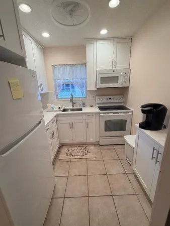 $2,500 | 638 Snug Harbor Drive, Unit E12, Boynton Beach, FL 33435