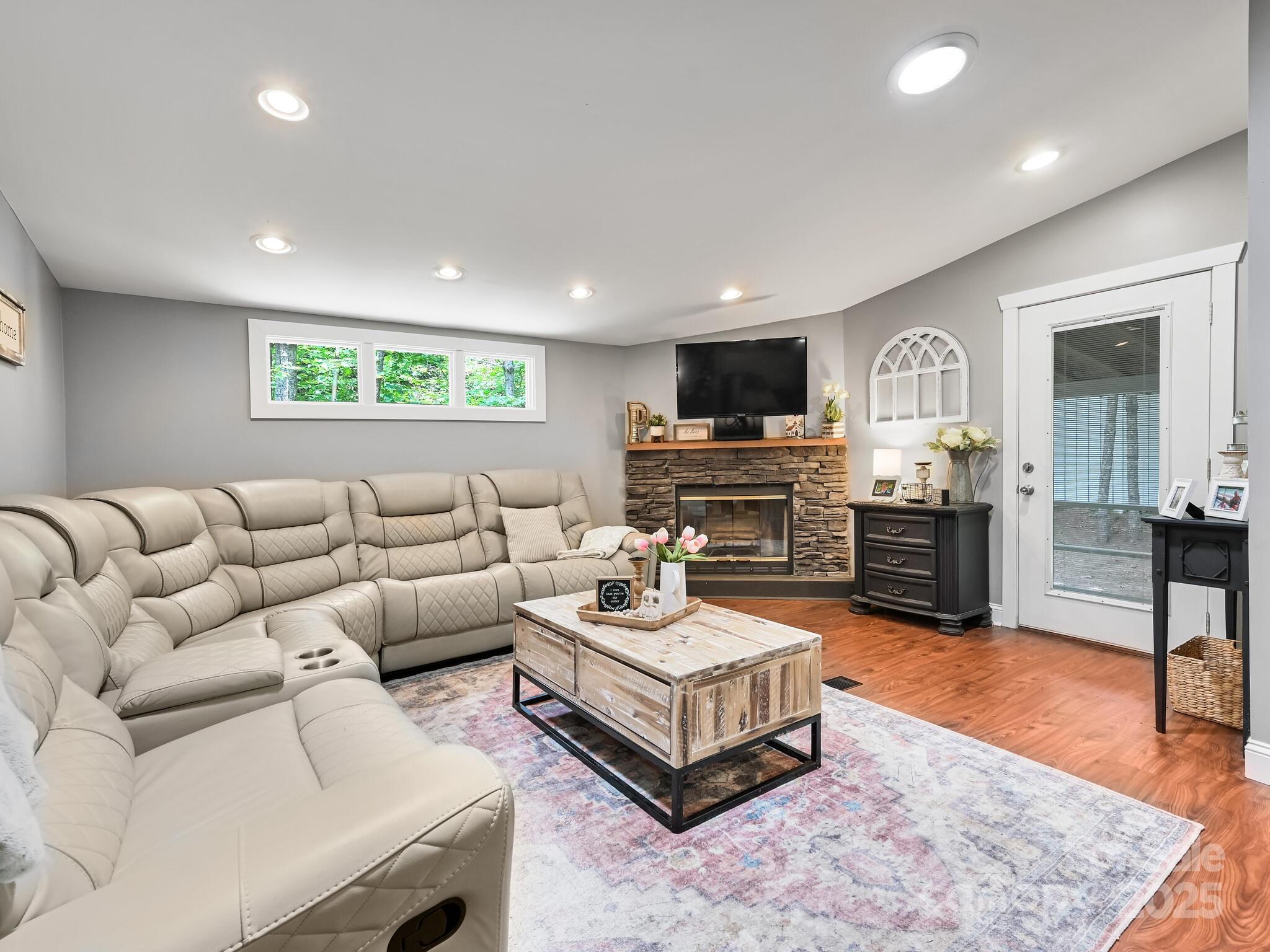 472 Hidden Valley Road Clyde, NC 28721 - Photo 16 of 40