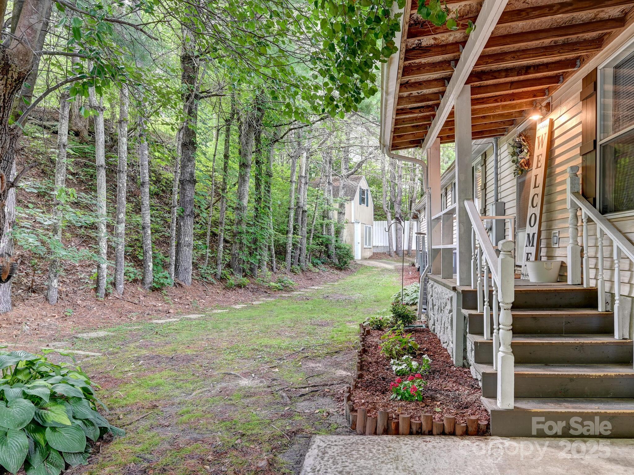 472 Hidden Valley Road Clyde, NC 28721 - Photo 5 of 40