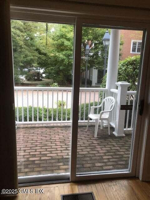 51 Forest Avenue, Unit 19 Old Greenwich, CT 06870 - Photo 9 of 20 20200929165642035643000000-o