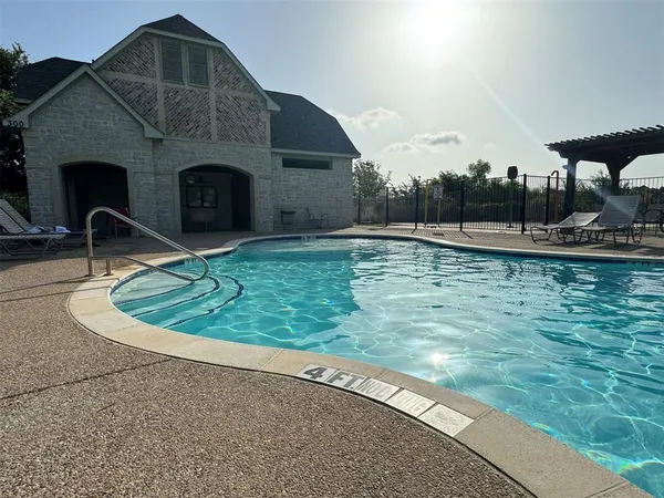 $3,500 | 303 Dorset Court, Roanoke, TX 76262