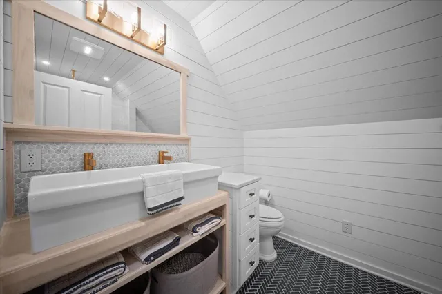 $1,575,000 | 7616 1st Street, Onekama, MI 49675