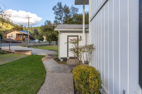 $875,000 | 3950 Oakmont Drive, Clearlake, CA 95422