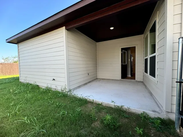 $1,795 | 820 Staglin Street, Unit A, Buda, TX 78610