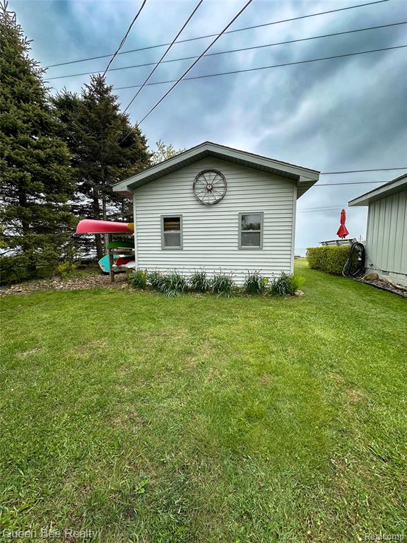 2109 South Lake Shore Road Harbor Beach, MI 48441 - Photo 5 of 19