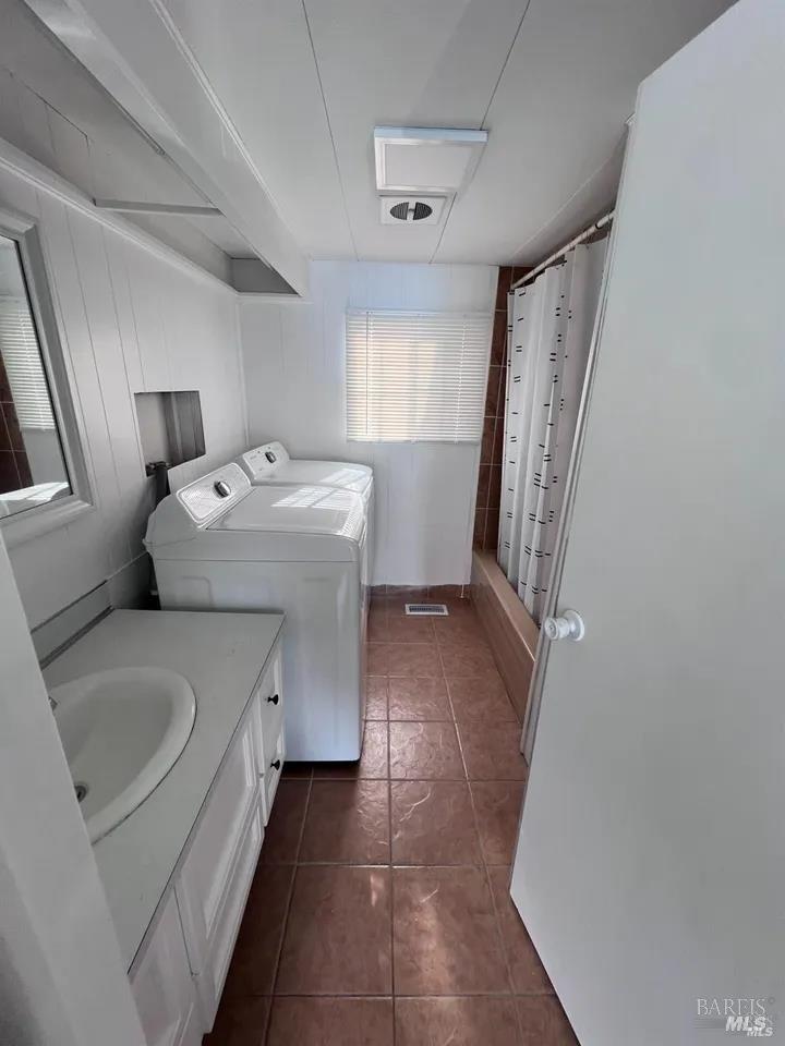 316 Pear Lane Santa Rosa, CA 95407 - Photo 11 of 17 a utility room with dryer and washer