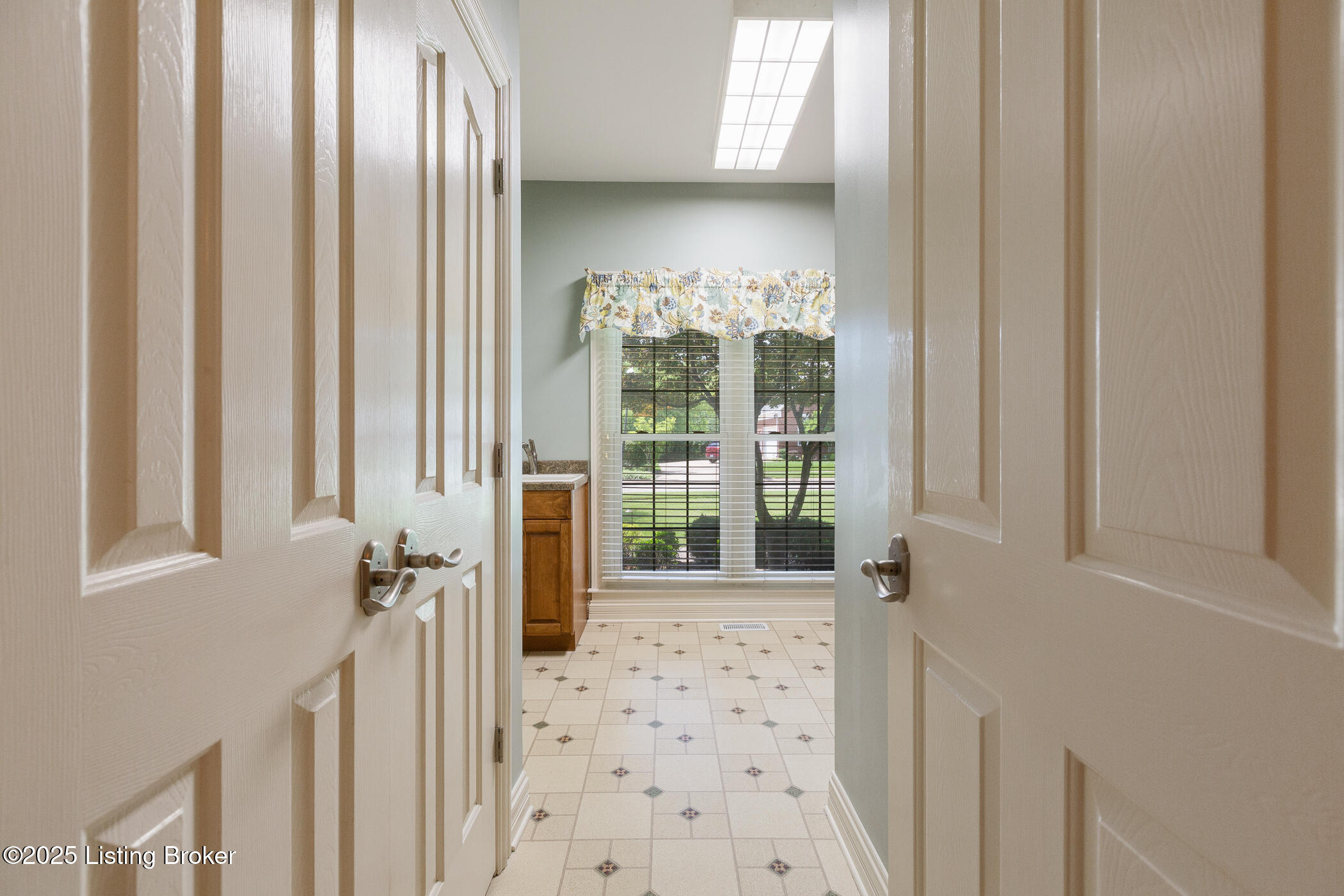 1908 Grand Ridge Road Louisville, KY 40214 - Photo 41 of 113 Laundry Room