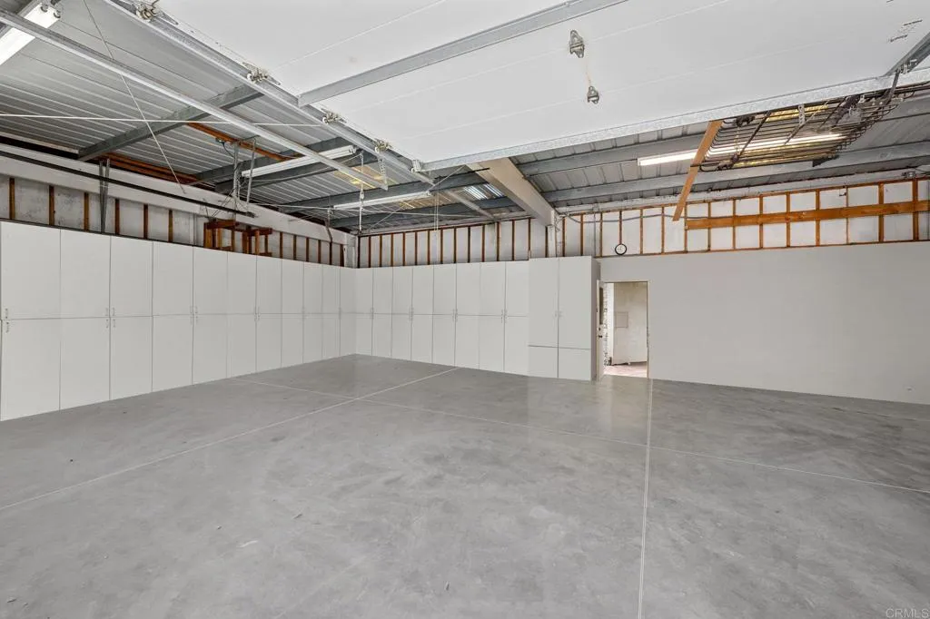 31619 Vía Puerta Del Sol Bonsall, CA 92003 - Photo 58 of 70 a view of an empty room