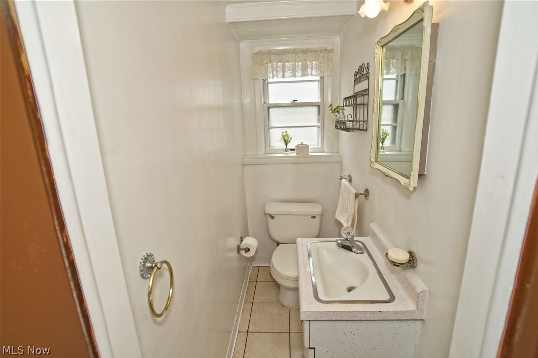 4137 Stonehaven Road Cleveland, OH 44121 - Photo 20 of 23