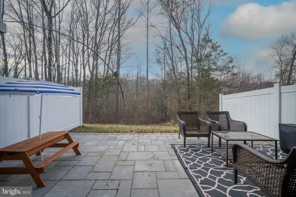 a picture of a room with a floor plan