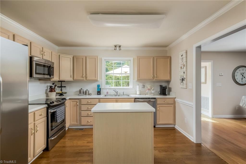 1407 Oak Ridge Road Kernersville, NC 27284 - Photo 4 of 24 Gallery Image 4