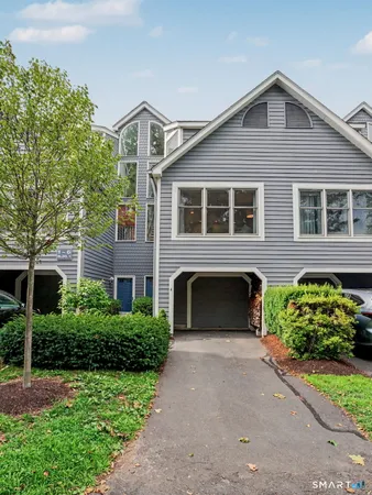 $670,000 | 4 Fawn Ridge Lane, Unit 4, Wilton, CT 06897
