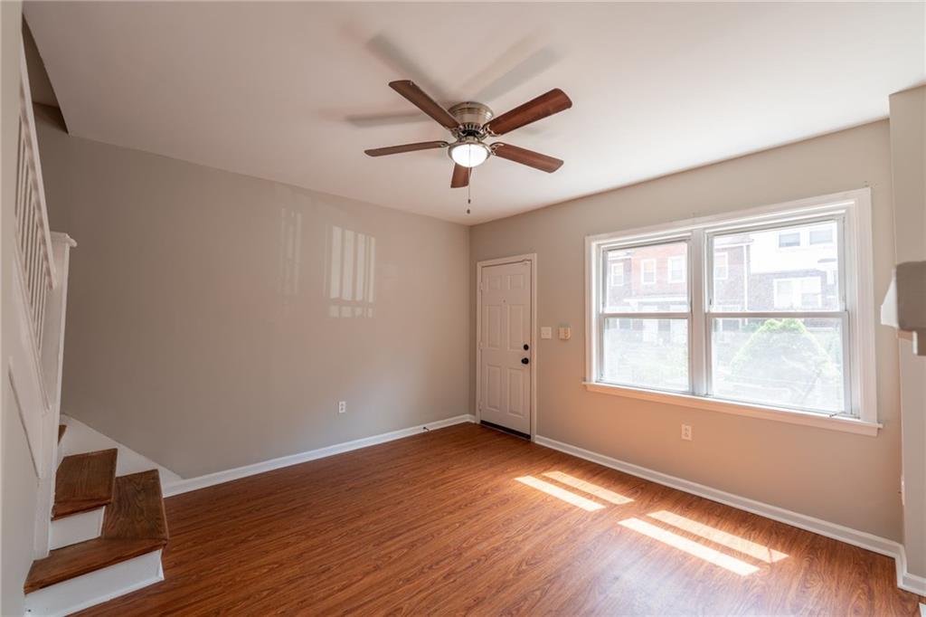 130 Chesterfield Road Pittsburgh, PA 15213 - Photo 7 of 36 Living Room