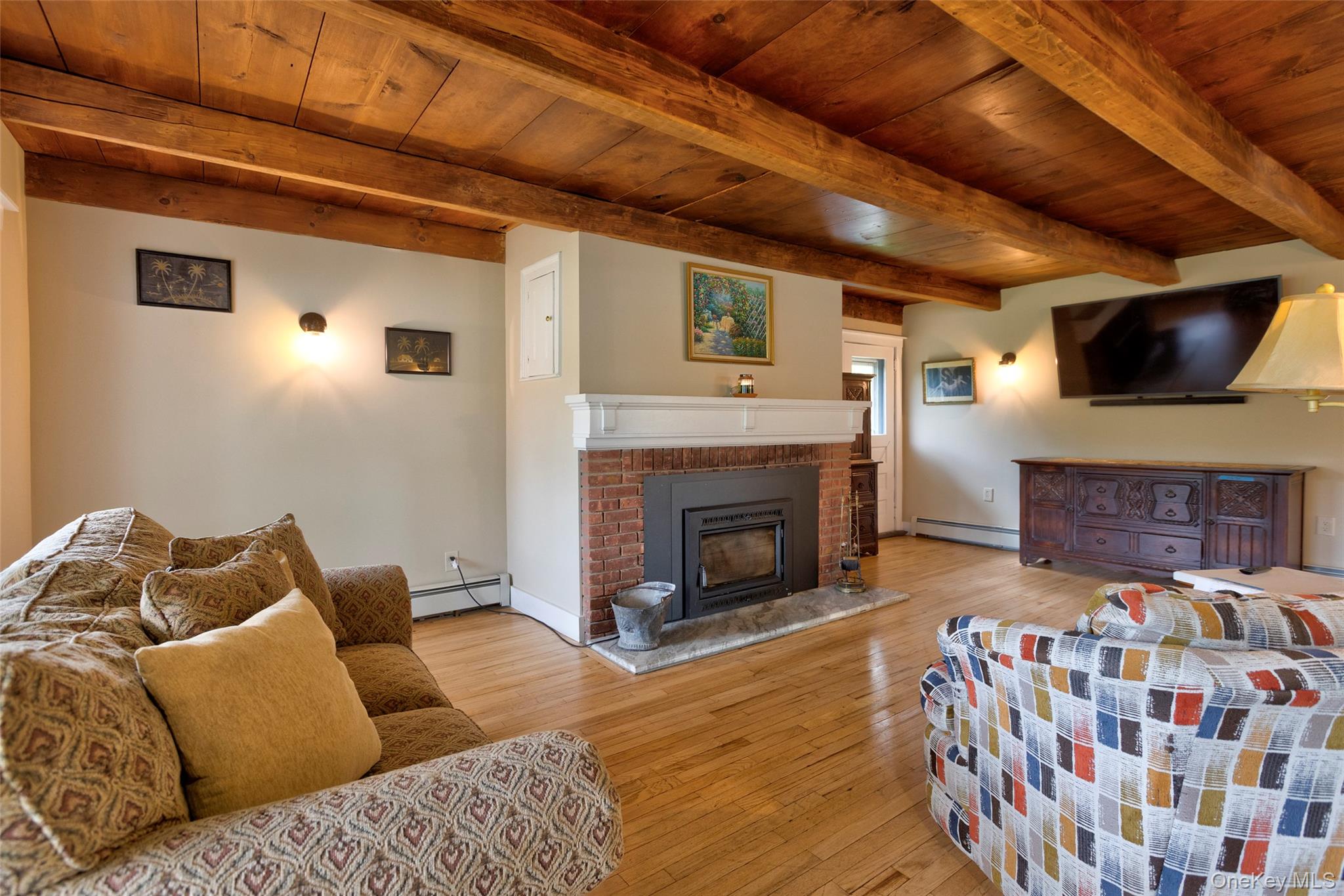4 Low Road Wallkill, NY 12589 - Photo 5 of 50 living room