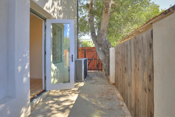 $5,600 | 1005 North Milpas Street, Unit A, Santa Barbara, CA 93103