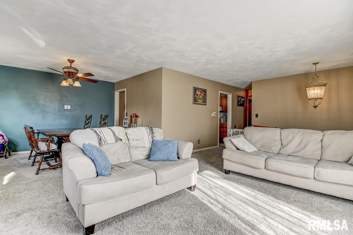 312 Cartwright Drive Springfield, IL 62702 - Photo 3 of 28