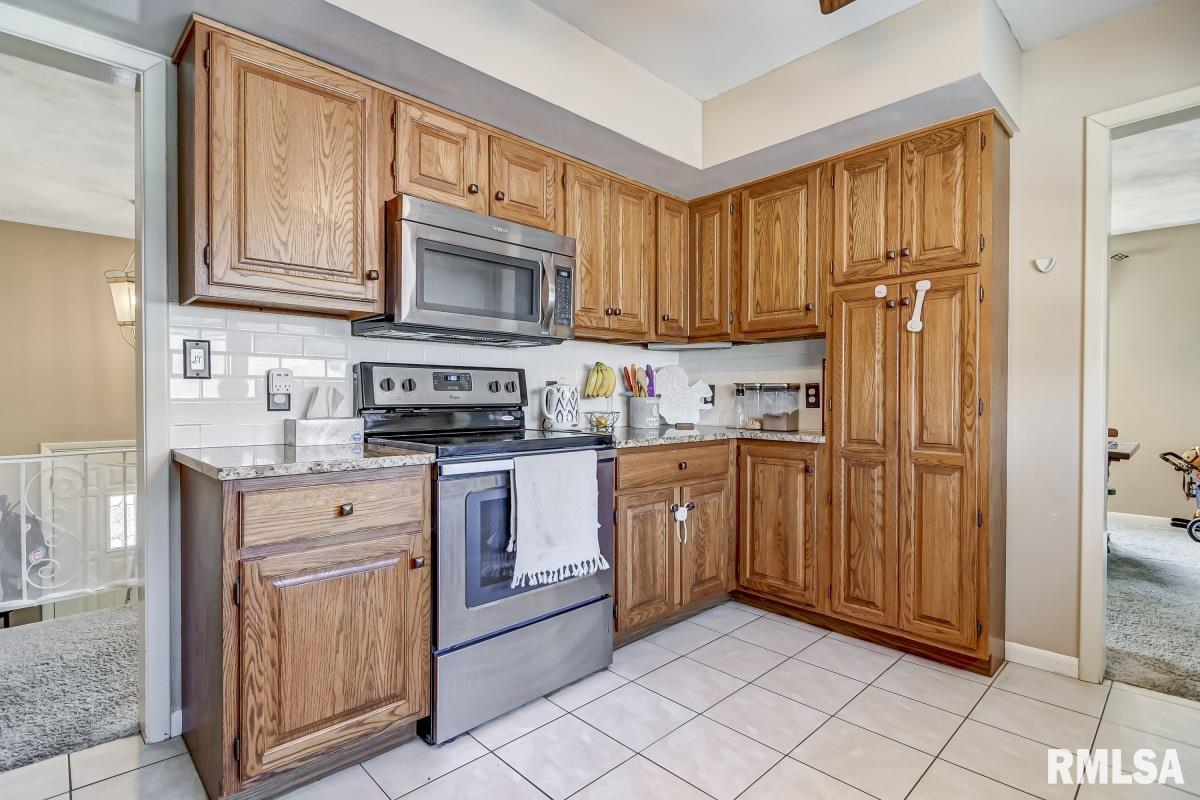 312 Cartwright Drive Springfield, IL 62702 - Photo 7 of 28