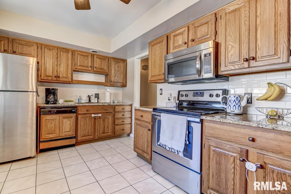 312 Cartwright Drive Springfield, IL 62702 - Photo 8 of 28