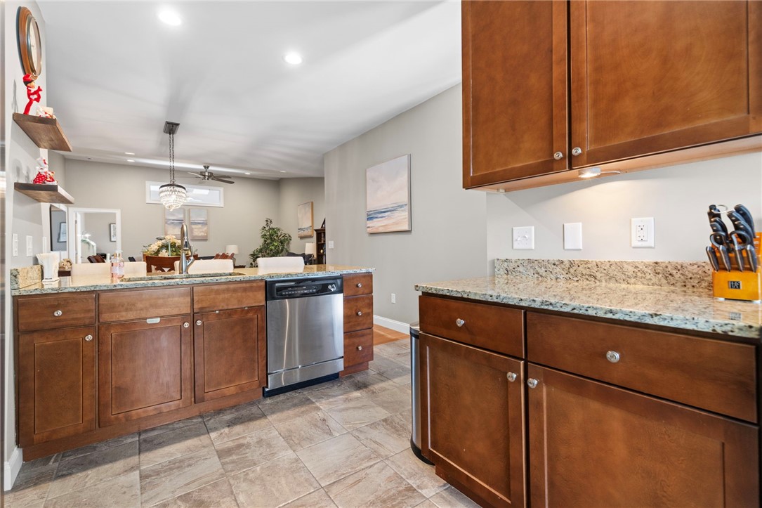 315 Old River Road, Unit 3 Lincoln, RI 02838 - Photo 12 of 44