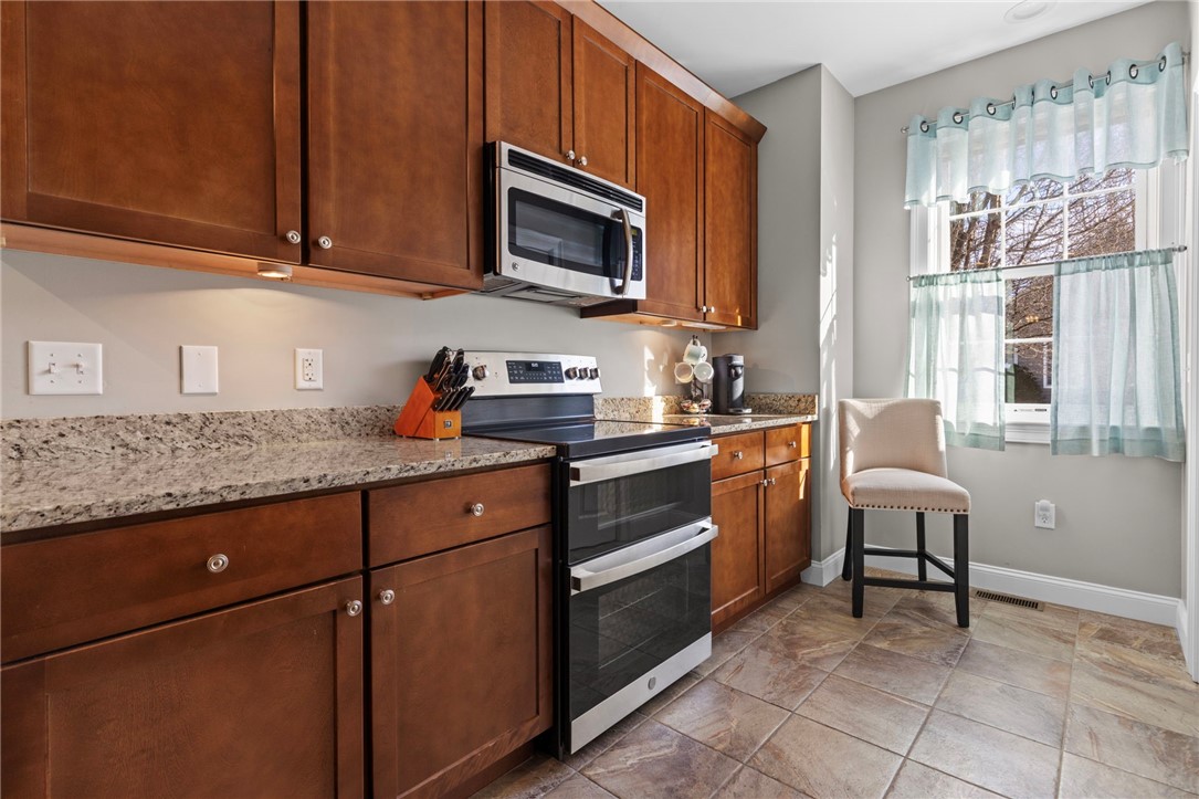 315 Old River Road, Unit 3 Lincoln, RI 02838 - Photo 10 of 44