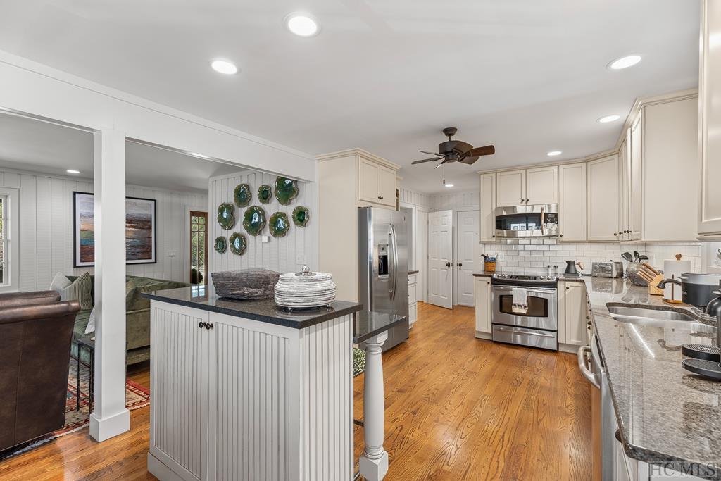114 Talley Road Highlands, NC 28741 - Photo 23 of 73 Gallery Image 23