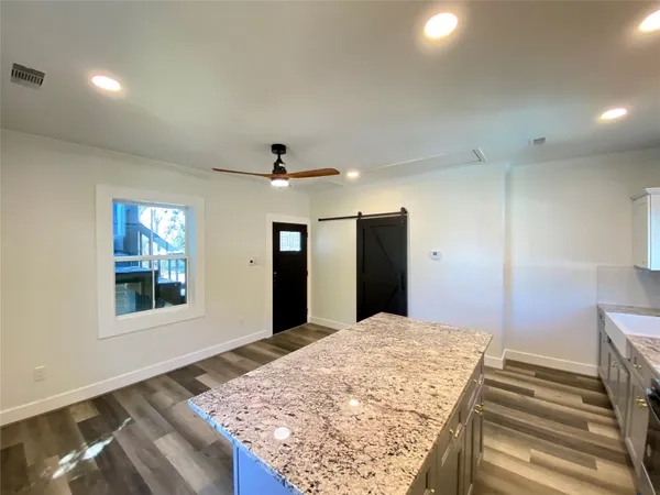 $950 | 2001 29th Street, Unit REAR, Galveston, TX 77550