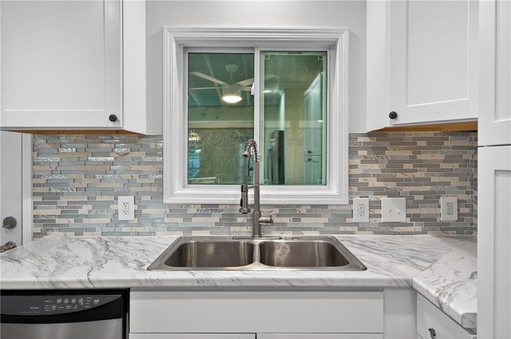 4267 Keheley Road Northeast Marietta, GA 30066 - Photo 12 of 36