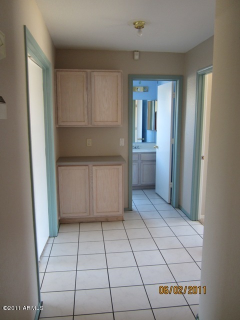 8502 West Berkeley Road Phoenix, AZ 85037 - Photo 5 of 10 hall